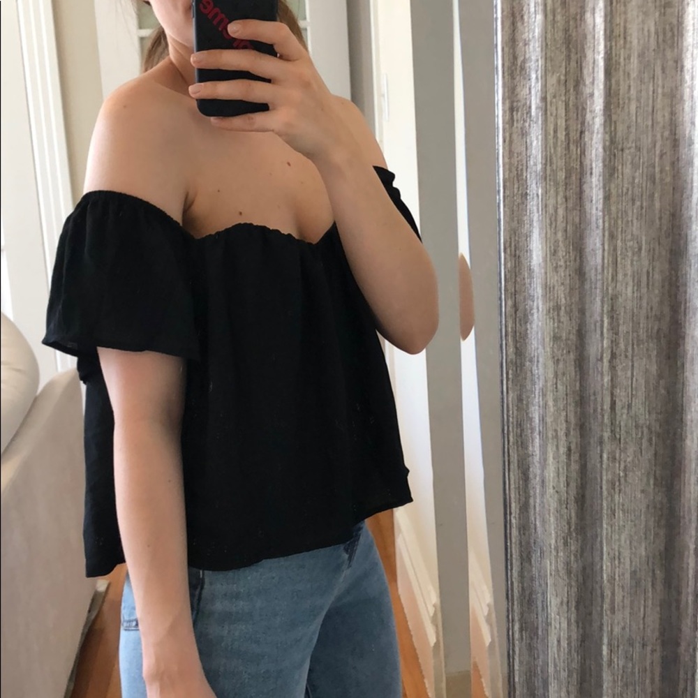 Olivaceous Flowy Crop Top With Flutter Sleeves - image 2